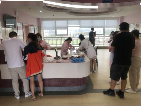 良辰吉日喜牽手，貼心服務(wù)保健康——安寧市婦計(jì)中心為184對(duì)新人提供免費(fèi)婚檢與健康咨詢(xún)服務(wù)