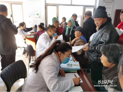 豐寧 醫務人員深入鄉村開展健康扶貧，暖心服務守護村民健康